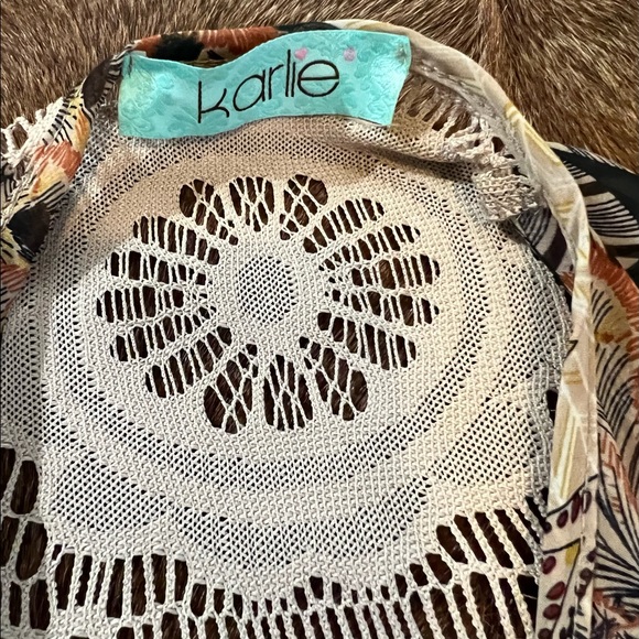 Karlie Silky Lace Trimmed Aztec Feather Print Kimono - Picture 5 of 5